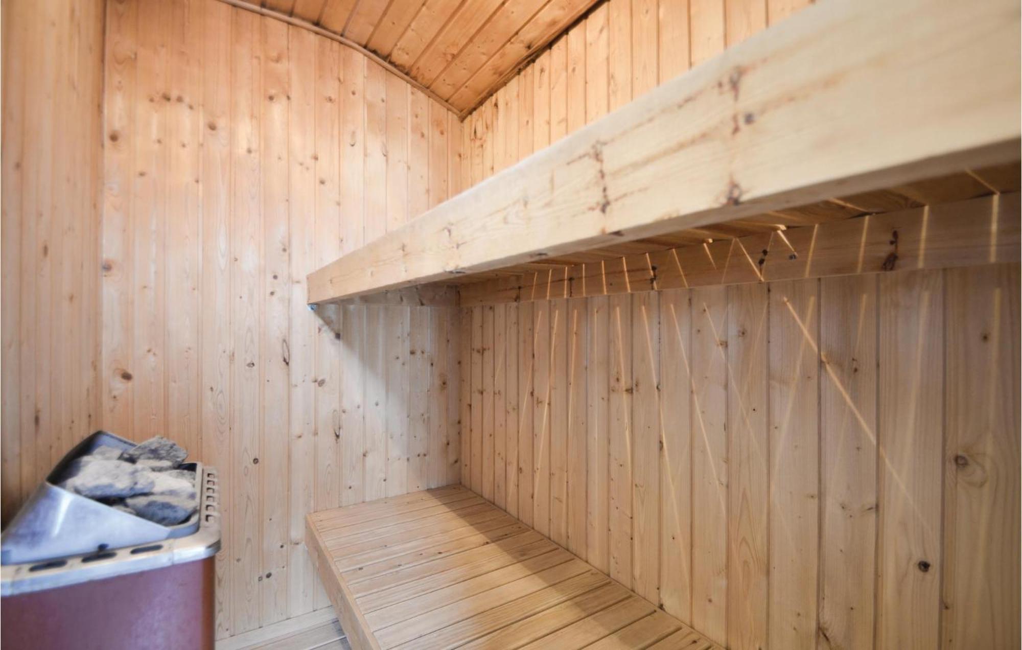 Amazing Home In Ebeltoft With Sauna Екстер'єр фото